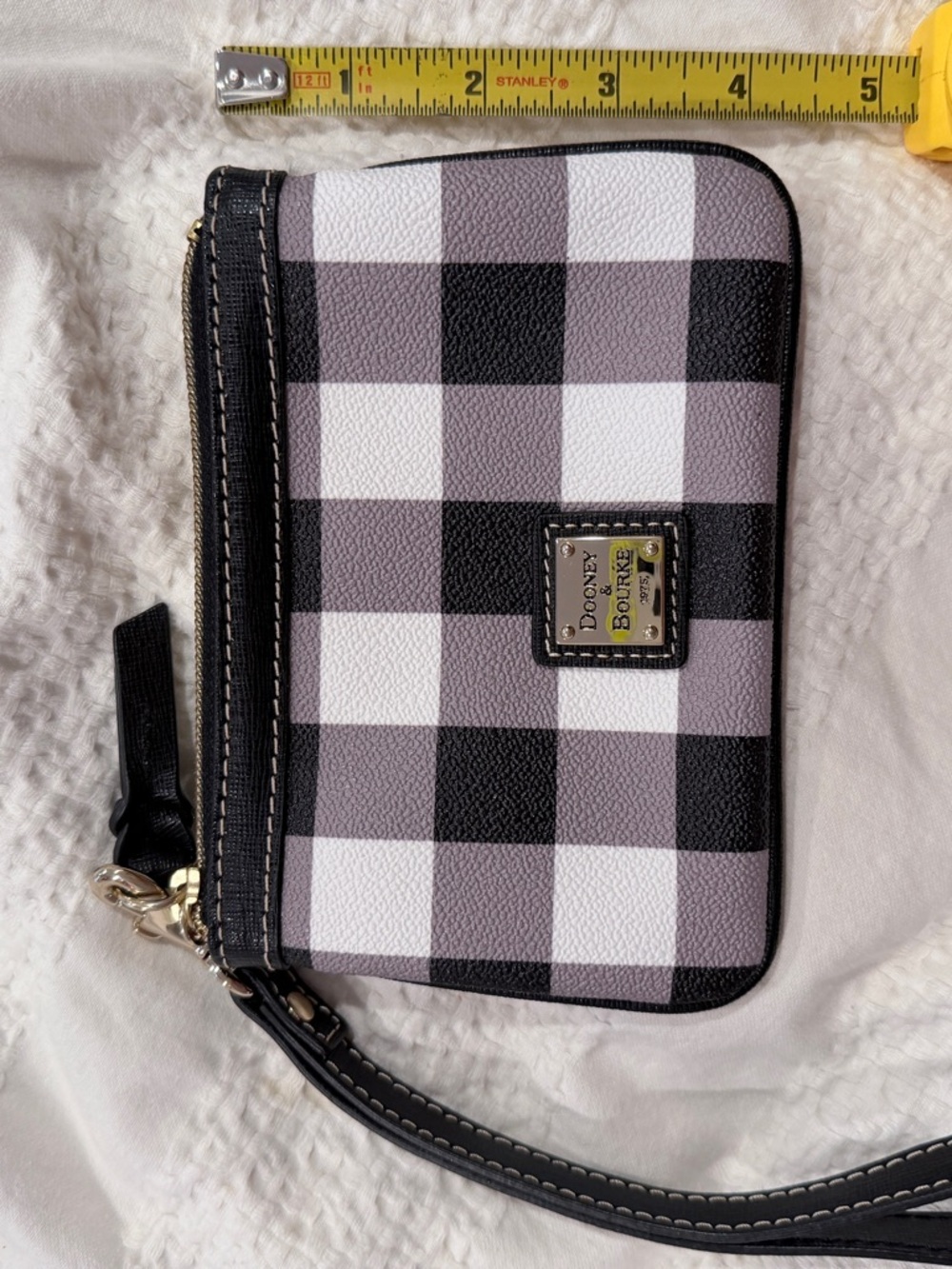 NWOT Dooney & Bourke Black, White and Gray Gingham Check Wristlet - Picture 3 of 16